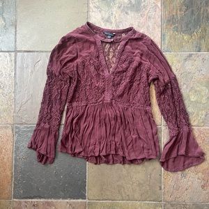 American Eagle Lace Top